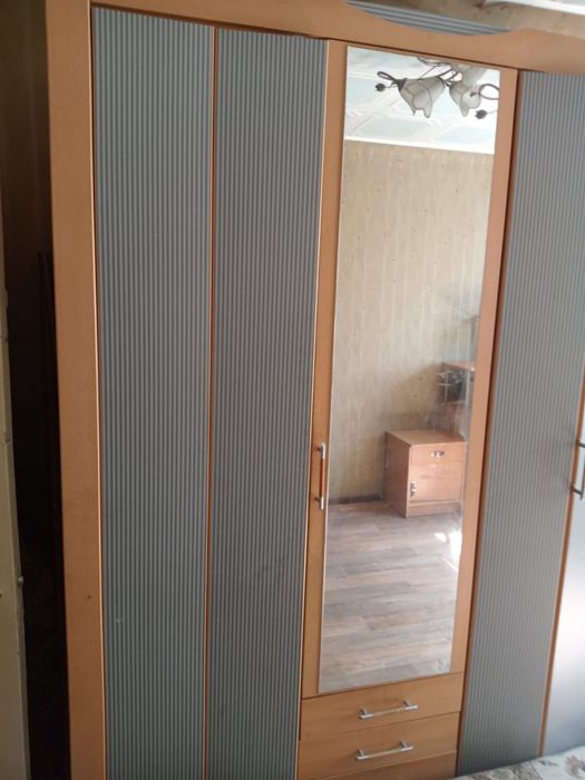 Продам спальный гарнитур