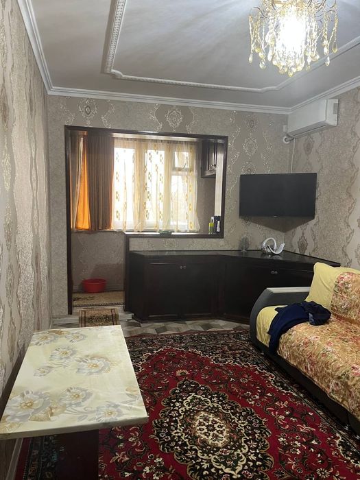 Аренда. 1.хонали метро беруни олдида оилага берилади