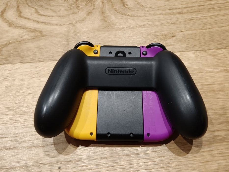 Nintendo Switch с четири контролера
