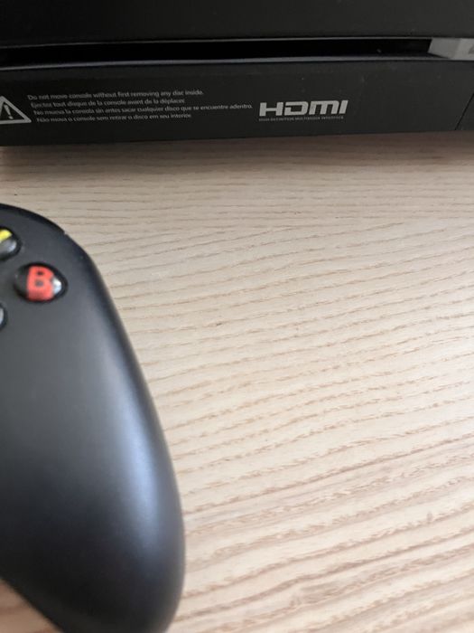 Xbox One 500 GB – Perfect funcțional – Stare foarte bună + controller original