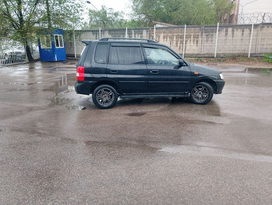 Срочна продам Mazda Demio 2003