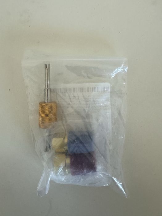Set cuple adaptoare de la freon vechi r12 la freon nou r134a
