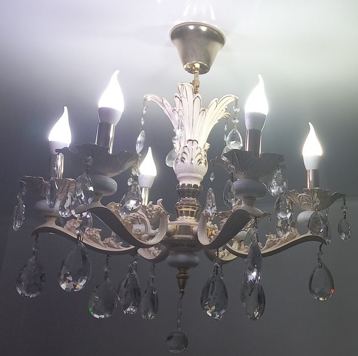 Люстра продам...