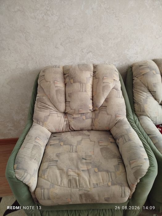 Продам диван с креслом