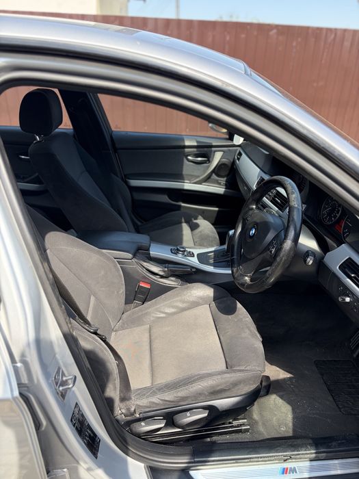Dezmembrez bmw e90 facelift