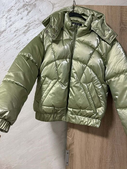 Дамско късо якенце