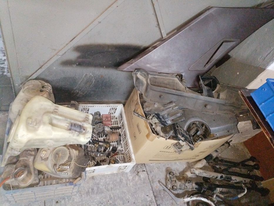 Запчасти для Мерседес 124