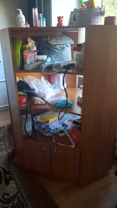 Отдам даром тумба угловая