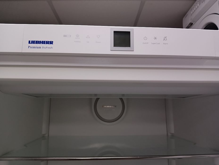 Голям хладилник, охладител Liebherr А+++  с 2 години гаранция!