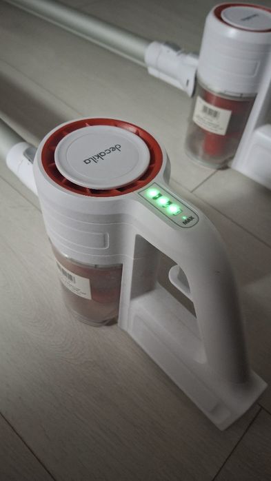 Aspirator fără fir 160 lei