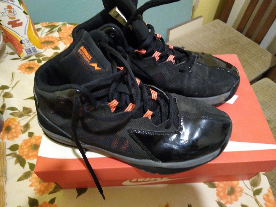 Найк.Детски маратонки 25лв.