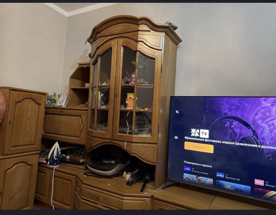 Отдам бесплатно гарнитур самовывоз