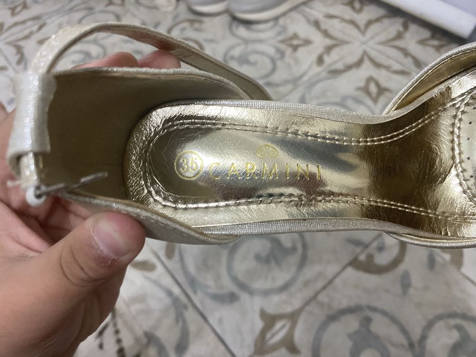 2 туфли 2 де 35 размер