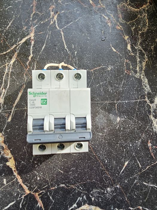 Пускатель и автомат пуск стопом