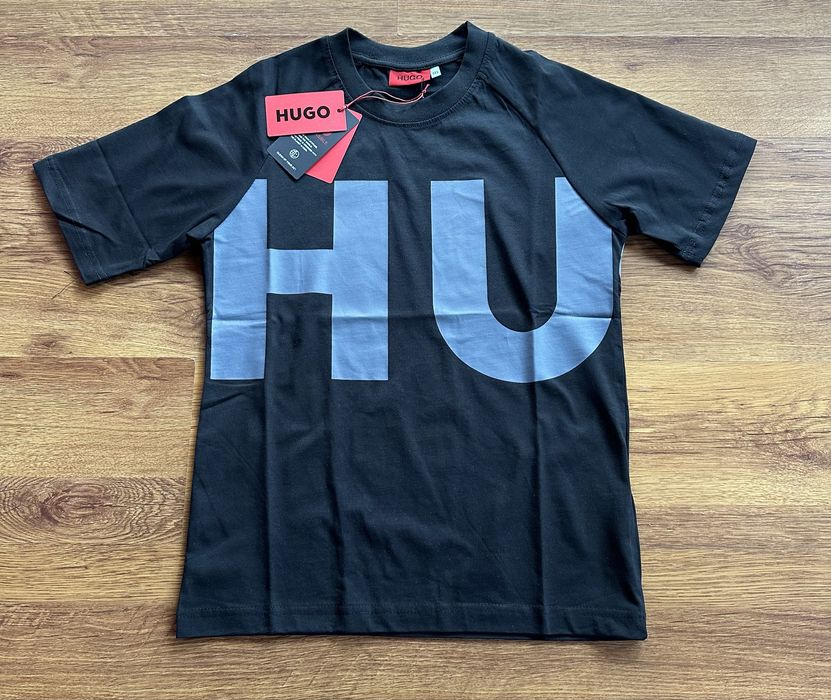 Мъжка,памучна,черна тениска HUGO Boss със сиво