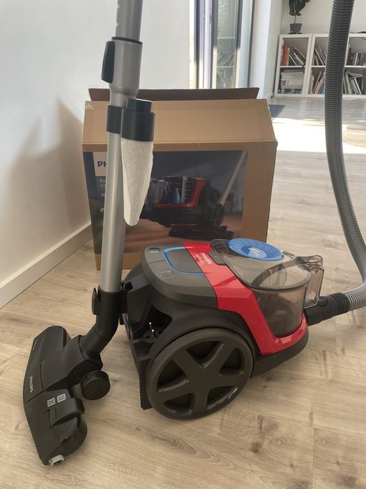 Aspirator Phillips fara sac, nou