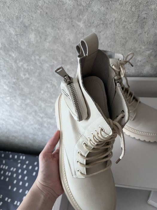 Продам ботинки 40 размер