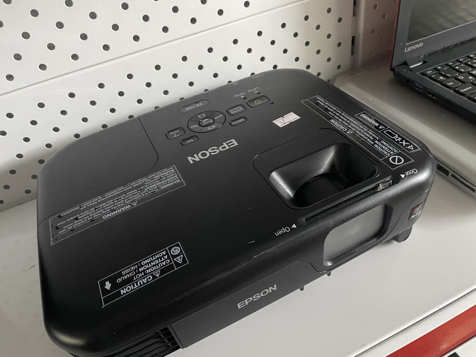 Продам проектор Epson