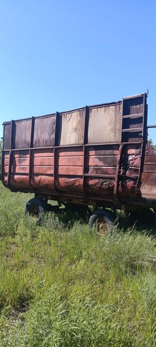 Трактор на активном ходу