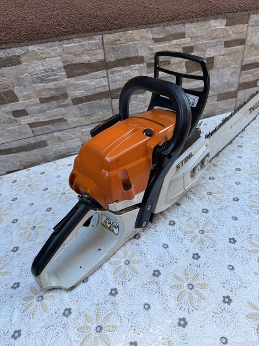 Продавам бензинов моторен трион STIHL MS 261 C