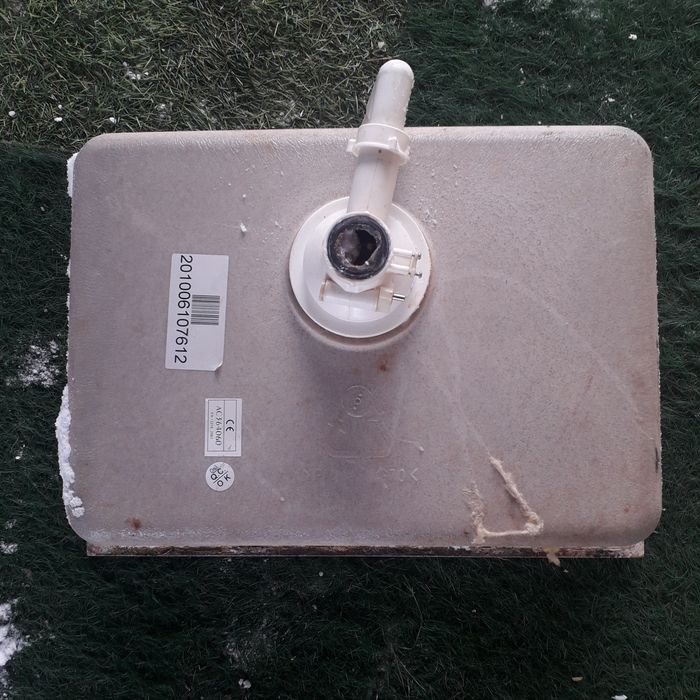 Умывальник для ванной.