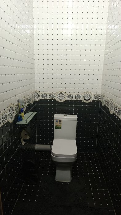 Срочно! В центре в 5-ом этаже 3-х комнатная квартира продаётся.