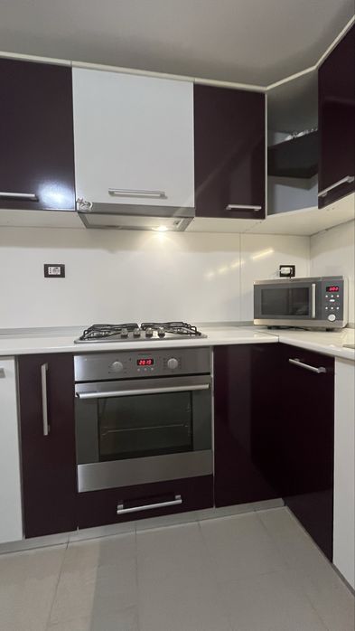 Bucatarie modulară in condiții f bune ,cu electrocasnice incorporate