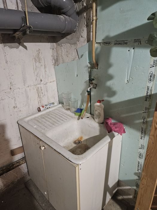 Închiriez garaj Prelungirea Ghencea Aleea SANDAVA Bl  A2