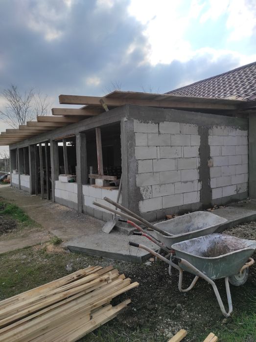 Construcții case și renovări