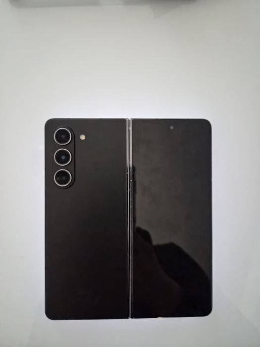 Vând Samsung Fold 5 512mb