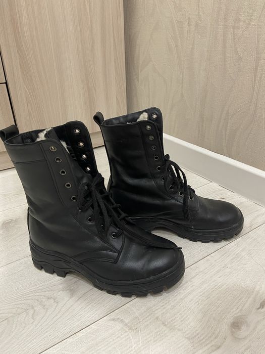 Продам зимние берцы 40 размер