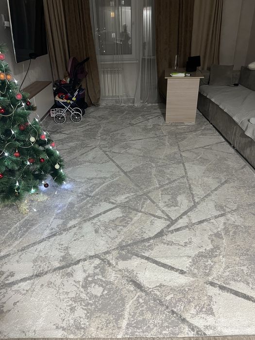 Продам ковер в идеальном состоянии