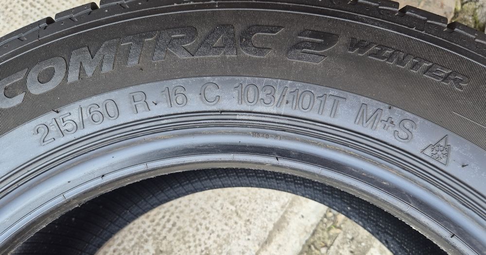 O bucată 215/60 R16C M+S iarnă - una Vredestein