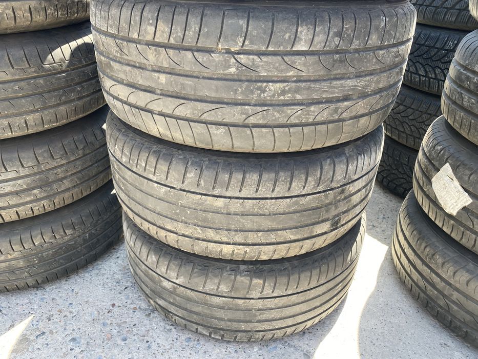 Шины Bridgestone 225/50/17,  2шт