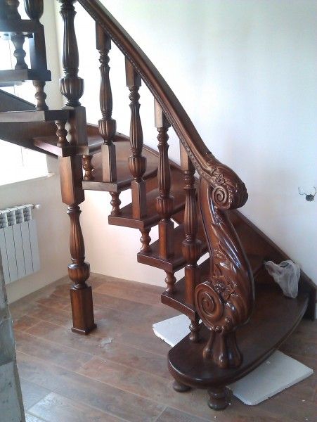 ZINALAR.Pog`onalar. Mdf shpon. Taxta.