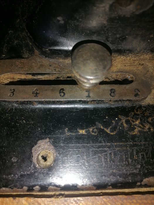 Mașină de cusut Singer veche