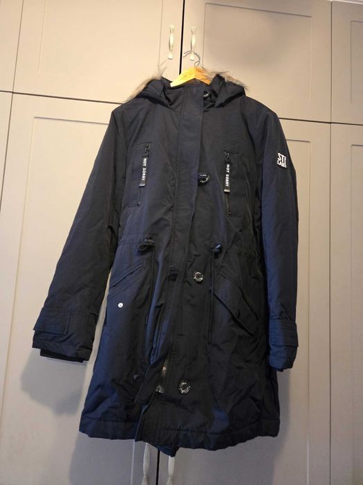 Продам осеннюю женскую куртку