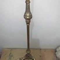 Veioza de podea din brobz