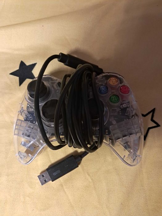 Xbox 360 slim cu 3 jocuri