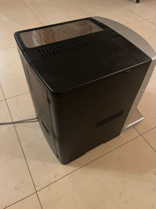 DeLonghi Magnicifa кафе машина