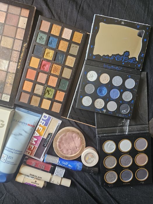 Set de machiaje farduri rimel pudra crema