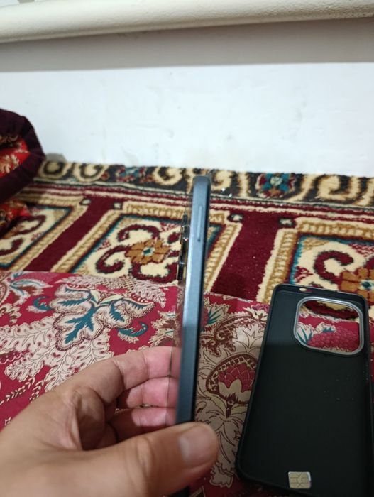 Techno Spark go telefon satiladi baxasi 500 min sum bolatin jeri