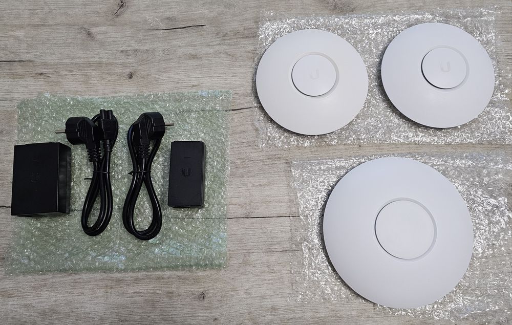 Ubiquiti UniFi - echipament profesional rețea router WI-FI