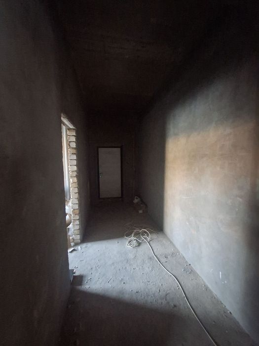 Ibn sino Jar ariq 3 xona 1 etaj novastroyka kvartira sotiladi 76 kvm2