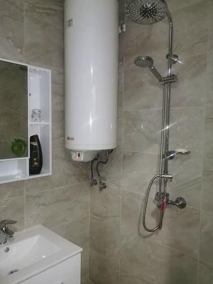 Дава се под наем Тристаен апартамент в Бургас, Меден рудник - зона Б - 90 кв.м за 331.5 € - Снимка #5