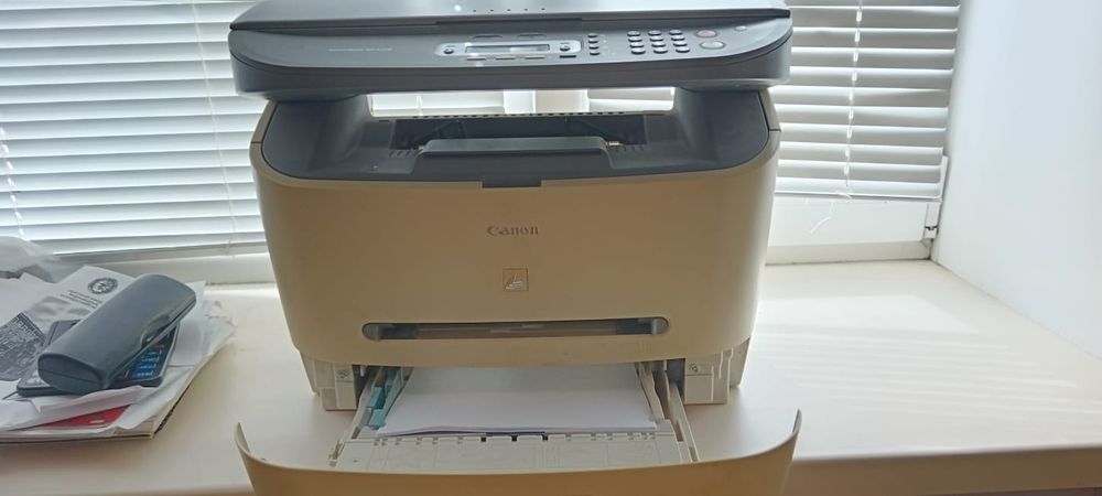 Продам принтер рабочий серого цвета