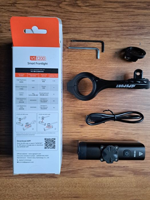 Преден фар IGPSPORT VS1200 +M80