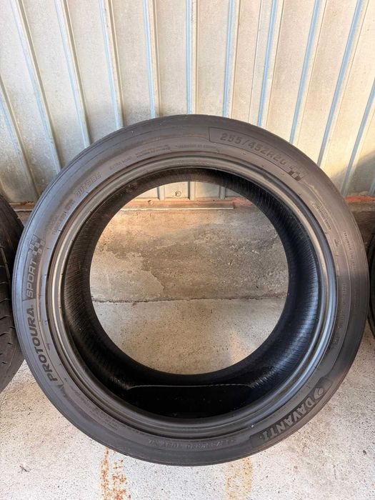 Anvelope Vara 255 45 R20