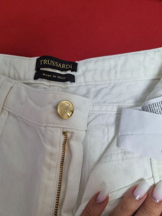 Blugi Trussardi evazati albi
