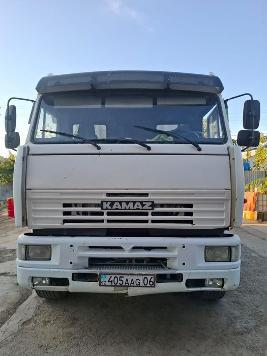 КаМАЗ самосвал белый